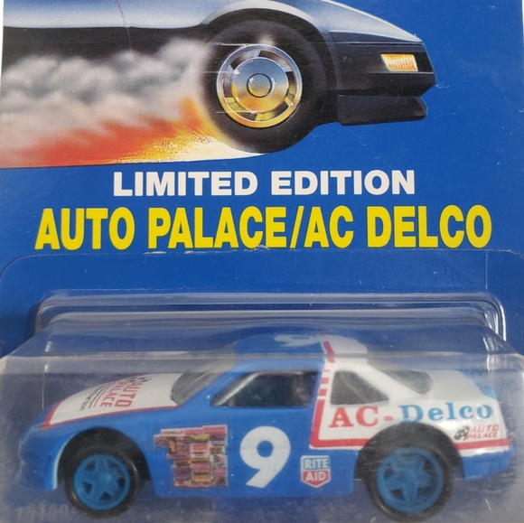 Hot Wheels Limited Edition Auto Palace/AC Delco Vintage - Picture 4 of 5